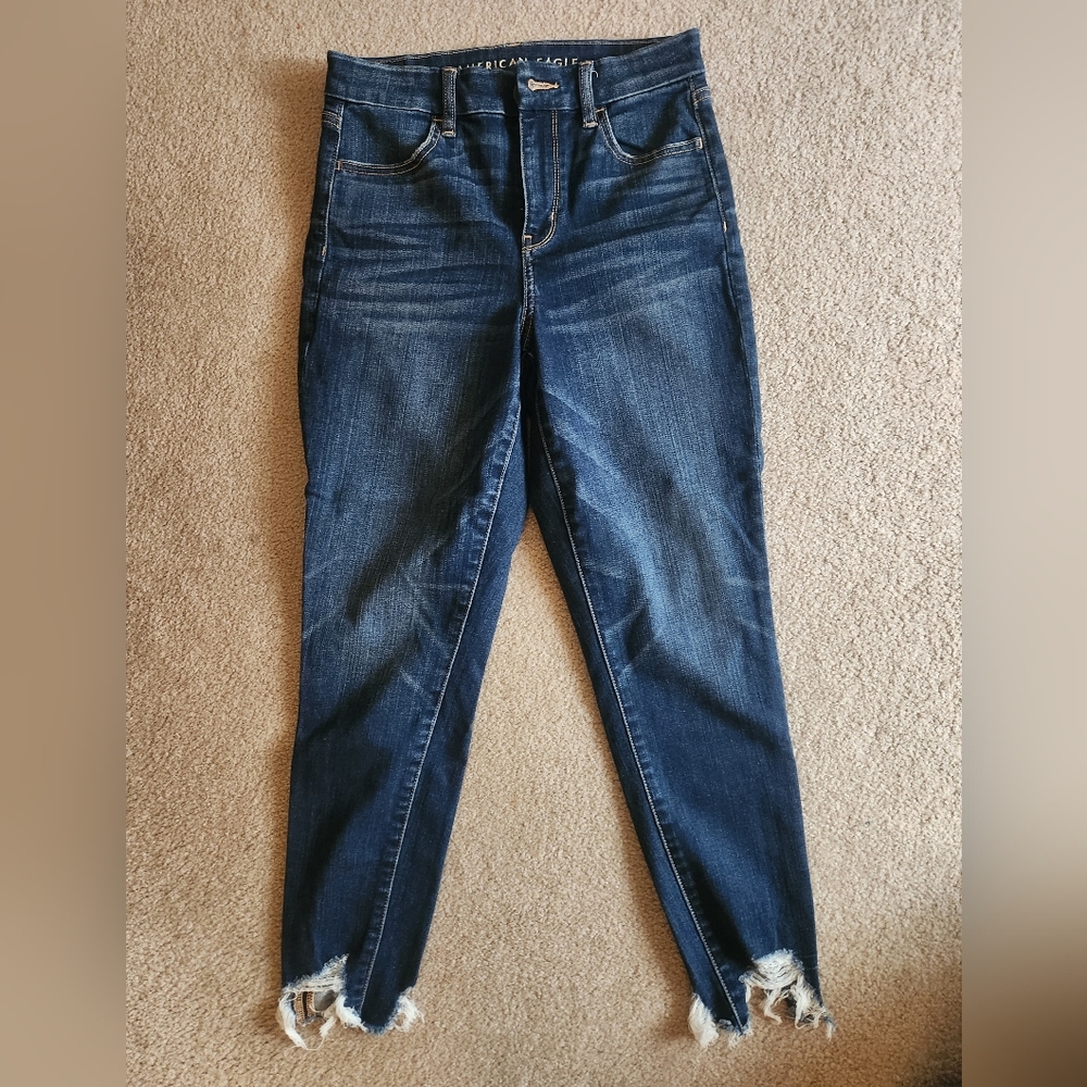 American Eagle Outfitters Women's curvy high rise crop jegging, size 4 regular.